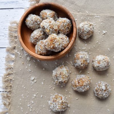 Whole30 Almond Cashew Coconut Energy Bites