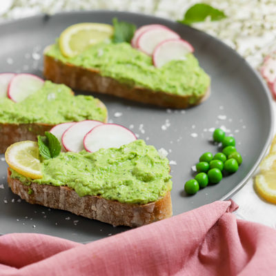 Minty Green Pea Hummus